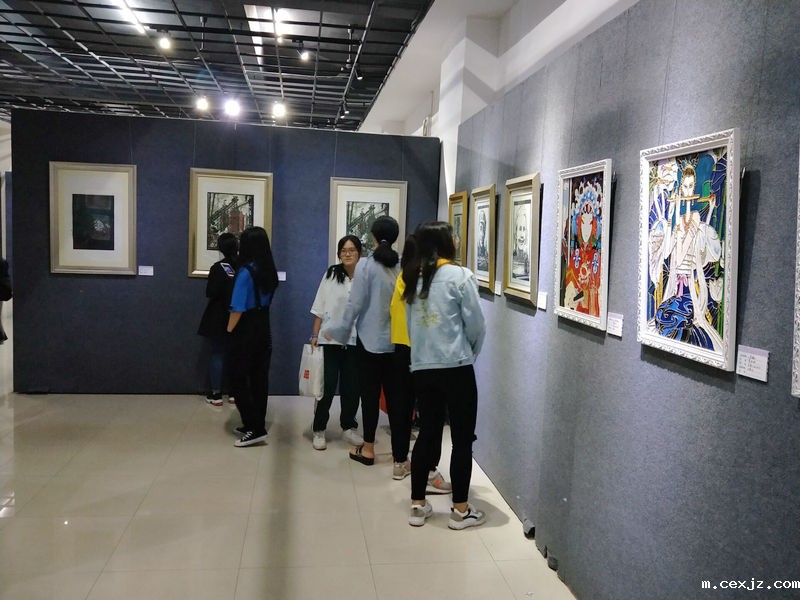 专艺术系举办2018届毕业创作暨美术课堂教学成果汇报展