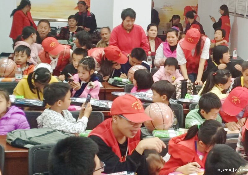 湘南幼专师生开展帮扶留守儿童活动